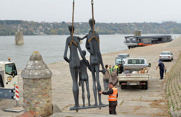 Породица на поправци
